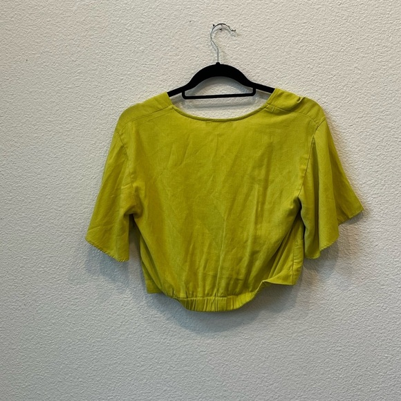 Timing Green Crop Tie Front Blouse - Picture 4 of 4